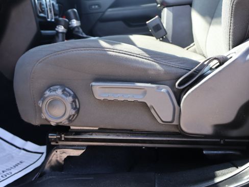 Used 2019 Jeep Wrangler Unlimited Sahara AWD/4WD image 35