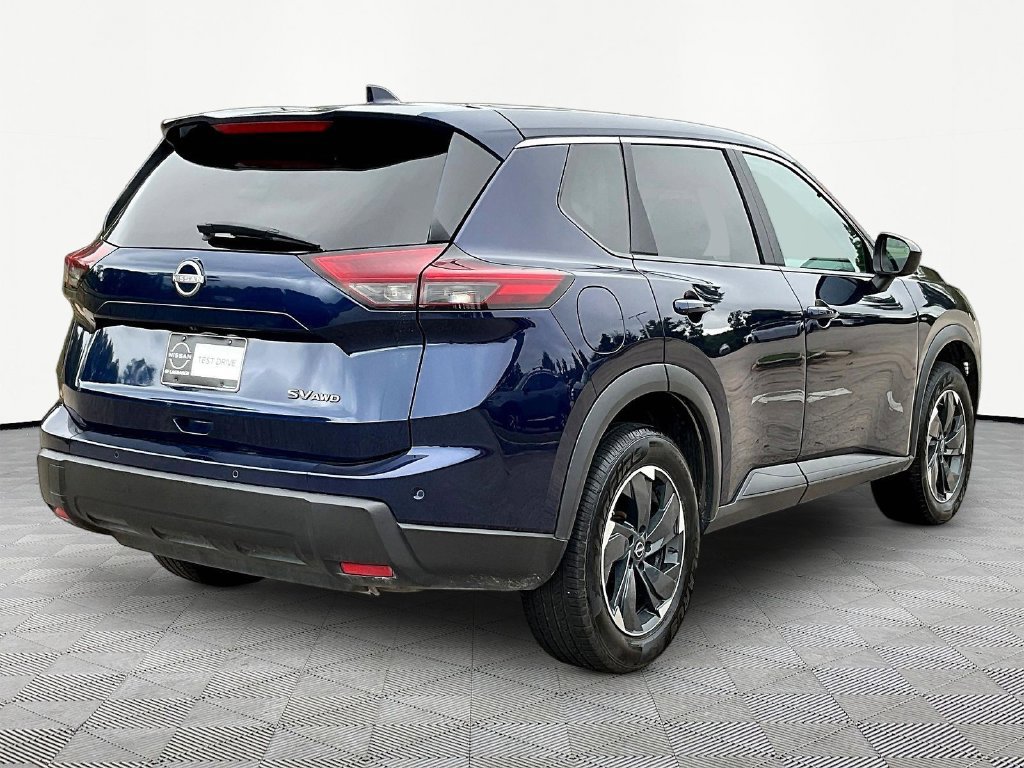 Used 2024 Nissan Rogue SV AWD/4WD image 6