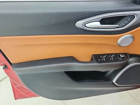 Used 2017 Alfa Romeo Giulia Ti w/ TI 19" Sport Package image 34