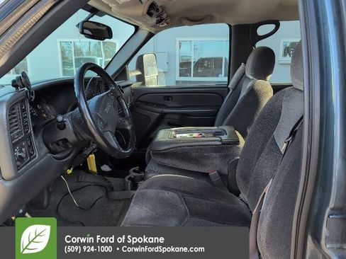 Used 2006 GMC Sierra 2500 SLE w/ Heavy-Duty Power Package image 12