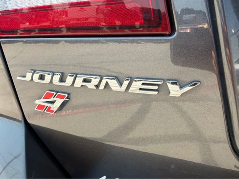 Used 2018 Dodge Journey Crossroad AWD/4WD image 11