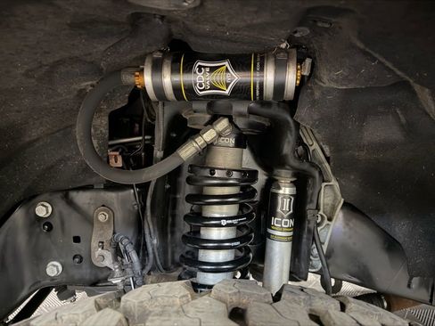 Used 2021 Ford F450 Platinum w/ Camper Package image 10