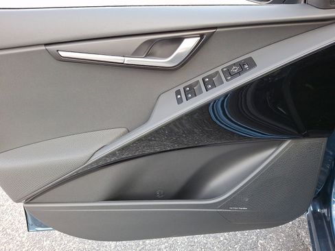 New 2026 Kia Niro EX image 13