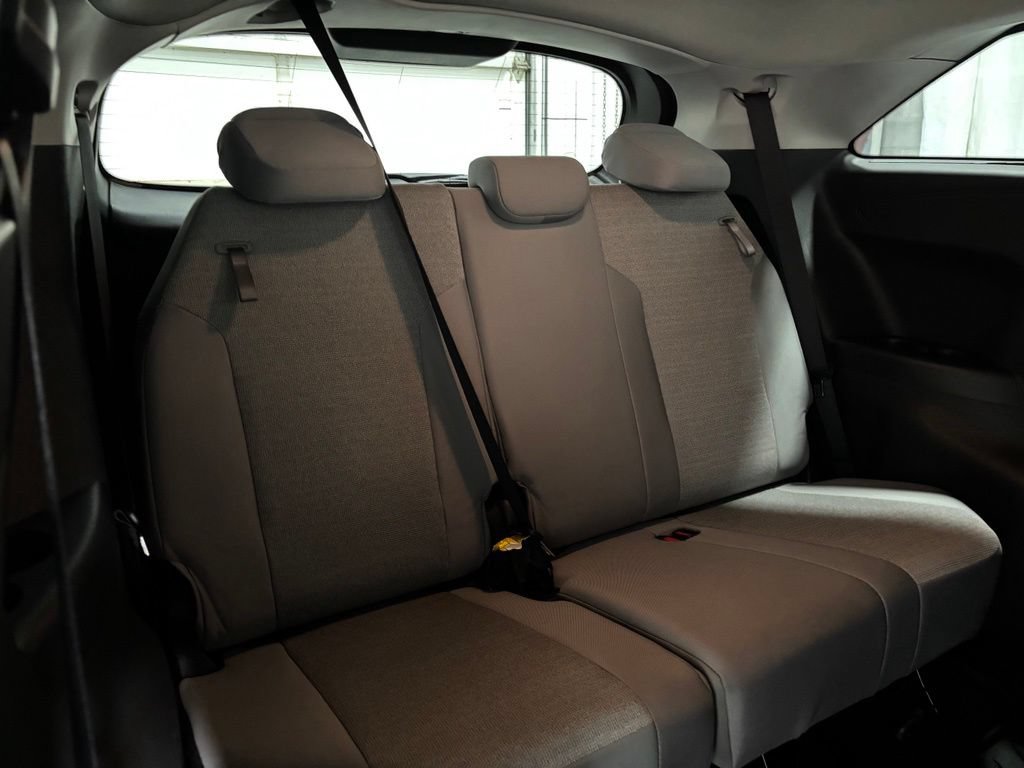 Used 2026 Toyota Sienna LE AWD/4WD image 61