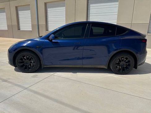 Used 2022 Tesla Model Y Long Range AWD/4WD image 8