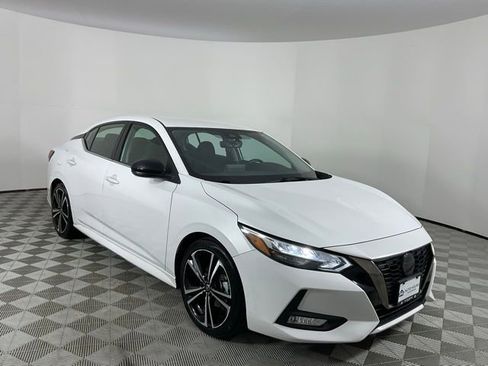 Used 2022 Nissan Sentra SR w/ Electronics Package image 3