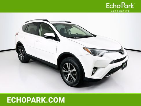 Used 2017 Toyota RAV4 XLE FWD image 1