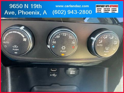 Used 2011 Chrysler 200 Limited image 16