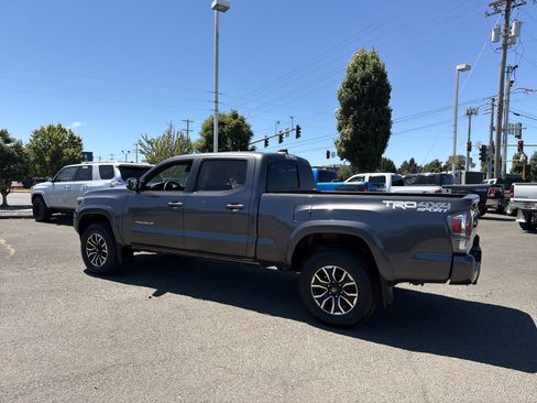 Used 2021 Toyota Tacoma TRD Sport AWD/4WD image 3