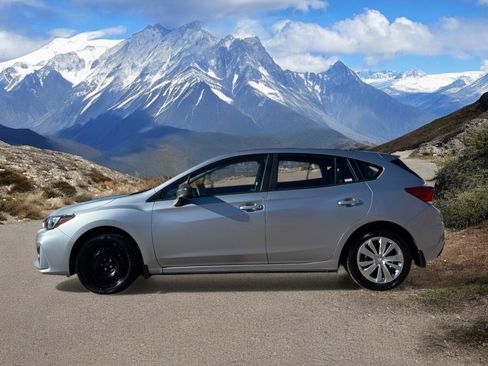 Used 2019 Subaru Impreza 2.0i image 2