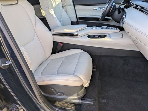 Used 2022 Genesis GV70 2.5T image 18