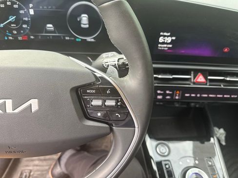 Used 2024 Kia Niro Wind w/ Wind Preserve Package FWD image 6