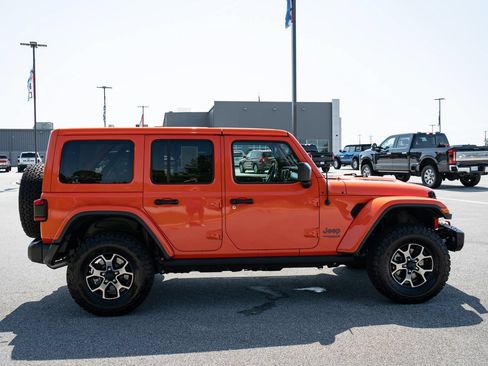 Used 2019 Jeep Wrangler Unlimited Rubicon w/ Steel Bumper Group AWD/4WD image 11