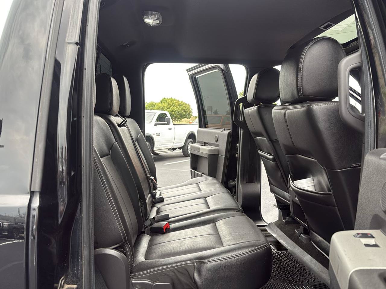 Used 2016 Ford F350 Lariat w/ Lariat Ultimate Package AWD/4WD image 29