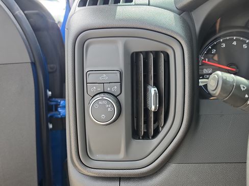 Used 2022 Chevrolet Silverado 1500 Custom RWD image 28
