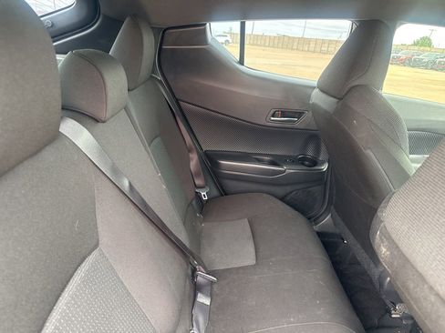 Used 2019 Toyota C-HR XLE FWD image 34