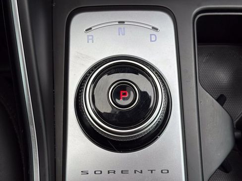Certified 2022 Kia Sorento S FWD image 30