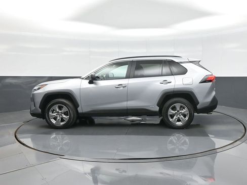 Certified 2025 Toyota RAV4 LE AWD/4WD image 4
