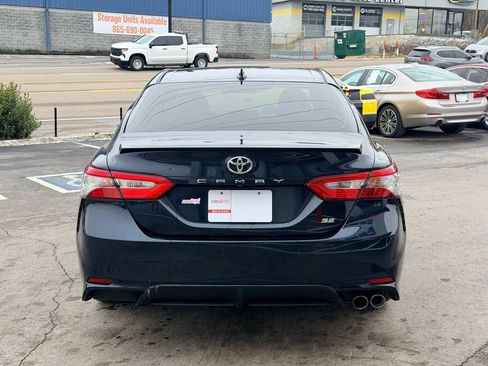 Used 2019 Toyota Camry SE image 5