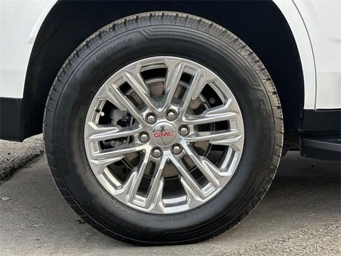 Used 2024 GMC Yukon SLT image 32