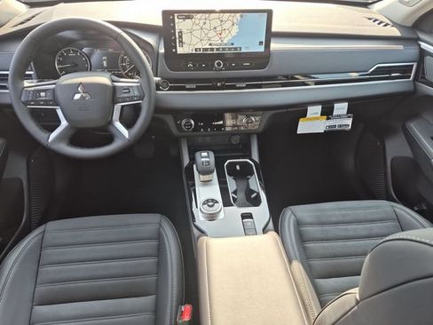 New 2026 Mitsubishi Outlander SE FWD image 31