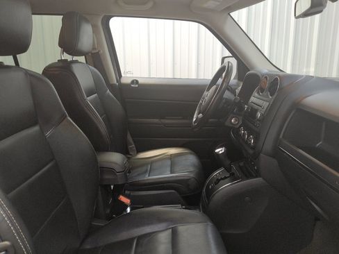 Used 2017 Jeep Patriot High Altitude AWD/4WD image 21