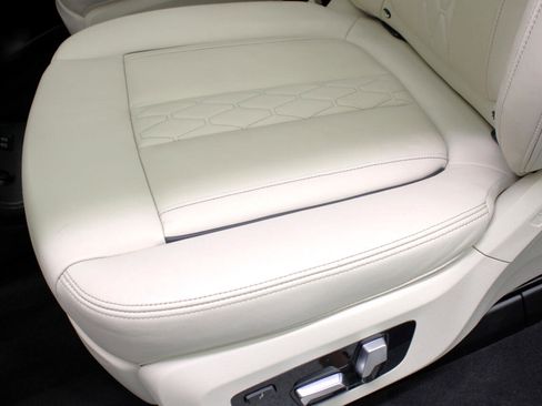 Used 2019 BMW X7 xDrive40i w/ Premium Package image 40