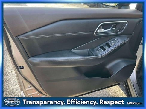 Certified 2023 Nissan Rogue Platinum w/ Platinum Premium Package image 16