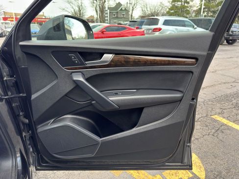 Used 2019 Audi Q5 2.0T Premium w/ Convenience Package image 40