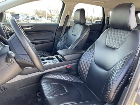 Used 2024 Ford Edge Titanium image 26