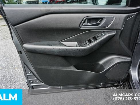 Used 2024 Nissan Rogue S FWD image 45