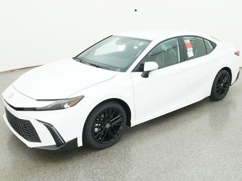 New 2026 Toyota Camry SE image 1