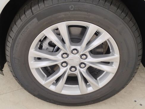 New 2025 Cadillac XT6 Luxury image 31