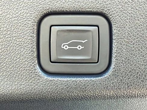 Used 2024 GMC Acadia Elevation FWD image 13