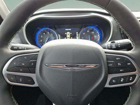 New 2026 Chrysler Pacifica Select image 13