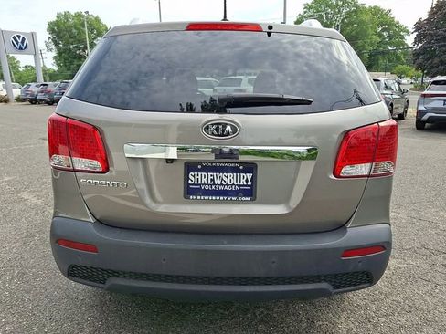 Used 2011 Kia Sorento 2WD w/ Convenience Pkg image 5
