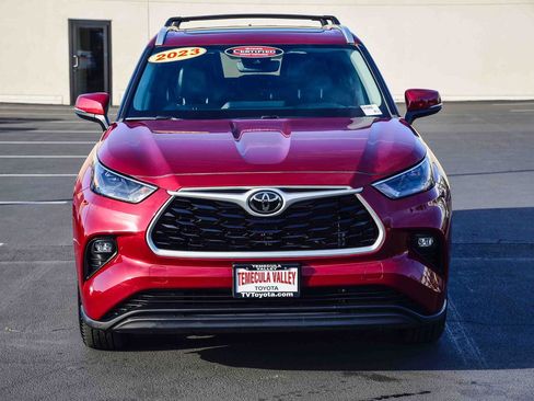 Certified 2023 Toyota Highlander XLE image 2