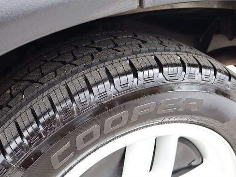 Used 2004 Land Rover Discovery SE AWD/4WD image 17