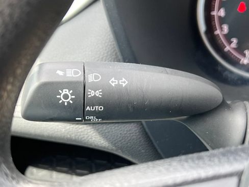 Used 2025 Toyota RAV4 XLE AWD/4WD image 15