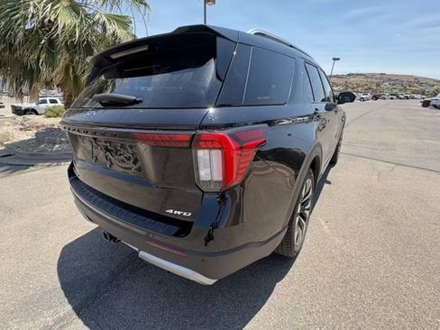 Used 2025 Ford Explorer Platinum w/ LUX Leather Package AWD/4WD image 5