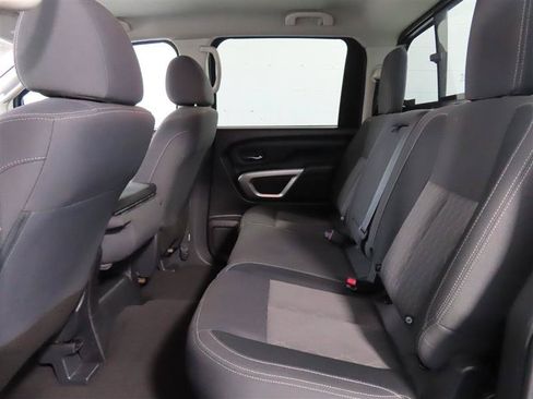 Used 2022 Nissan Titan SV RWD image 27
