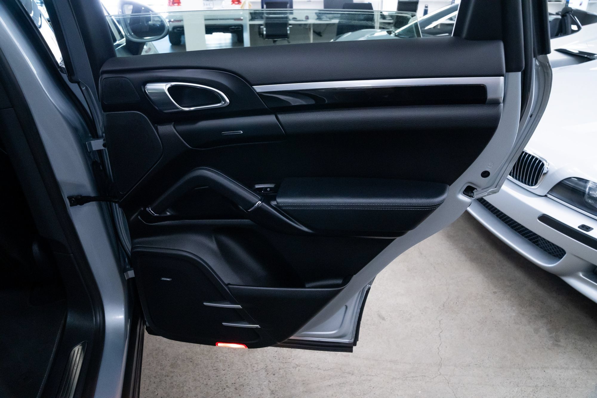 Used 2016 Porsche Cayenne AWD/4WD image 21