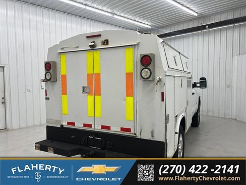 Used 2015 Chevrolet Silverado 3500 W/T RWD image 3