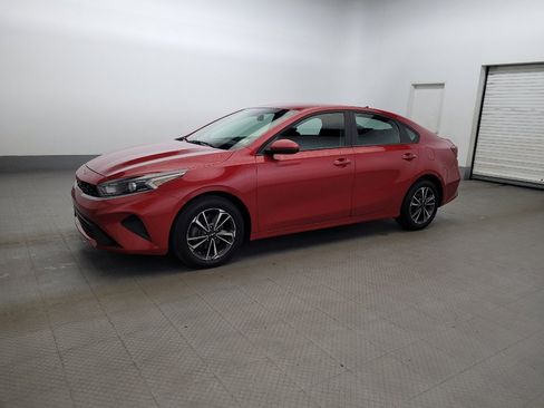 Used 2024 Kia Forte LXS FWD image 2