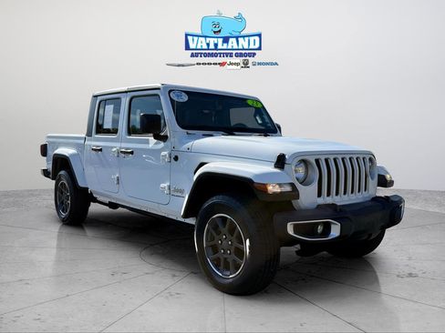 Used 2023 Jeep Gladiator Overland image 39
