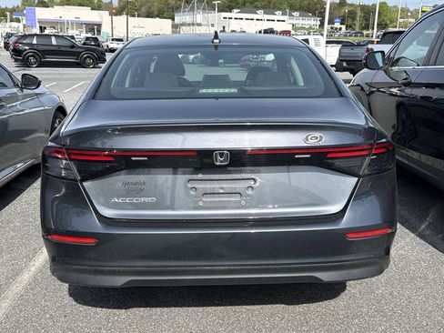 Used 2023 Honda Accord EX image 9