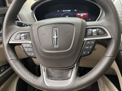 Used 2019 Lincoln Nautilus Reserve image 16