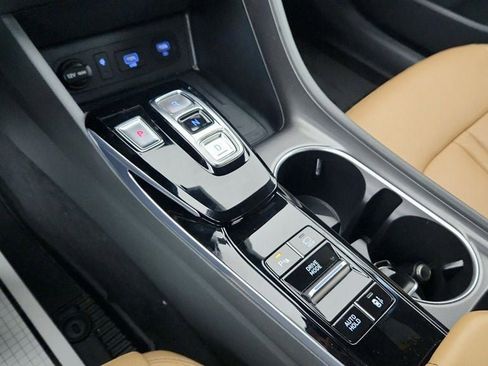 Used 2023 Hyundai Sonata Limited w/ Preferred Accessory Package image 17
