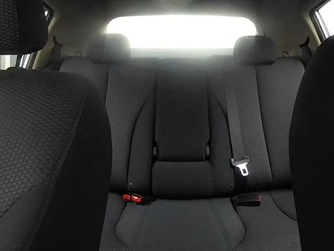 Used 2009 Nissan Versa Hatchback FWD image 9