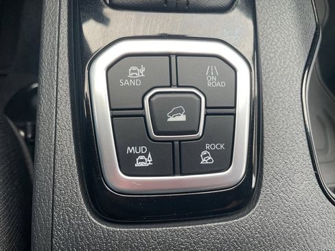 New 2026 Nissan Frontier SV image 20